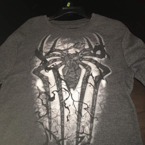 Marvel’s Spider-Man Official Gray Long Sleeve Tee - Picture 2 of 4